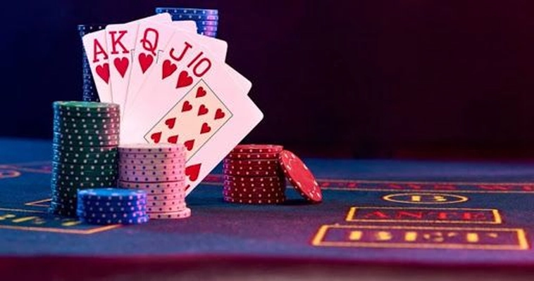 Poker Tại Empire777: Thử Thách May Mắn, Đổi Đời Trong Tích Tắc! 5 Poker Tại Empire777: Thử Thách May Mắn, Đổi Đời Trong Tích Tắc!